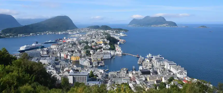 &Aring;lesund norwegen stadt panorma