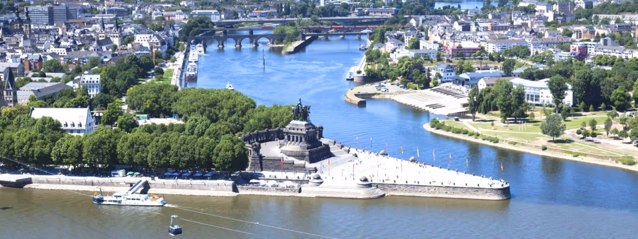 adac autovermietung koblenz istock 000016797604