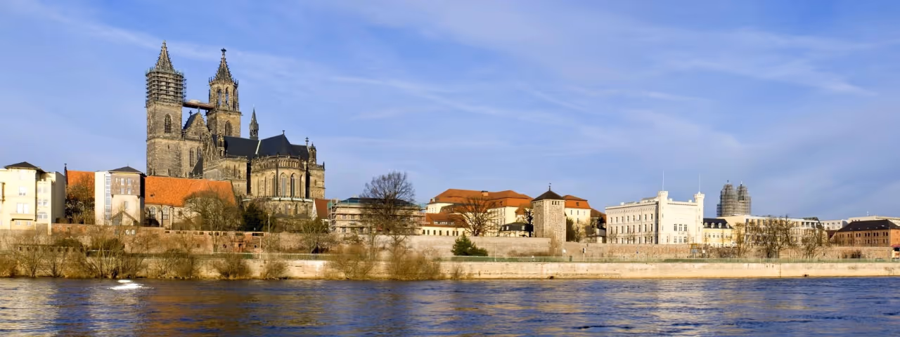 adac autovermietung magdeburg istock 000006402931